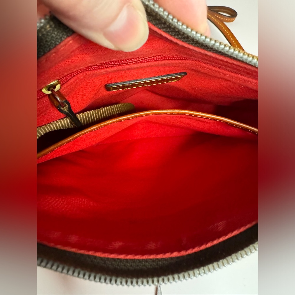 ☘️#123 Dooney & Bourke Small Red Nylon Crossbody Bag - Picture 12 of 17